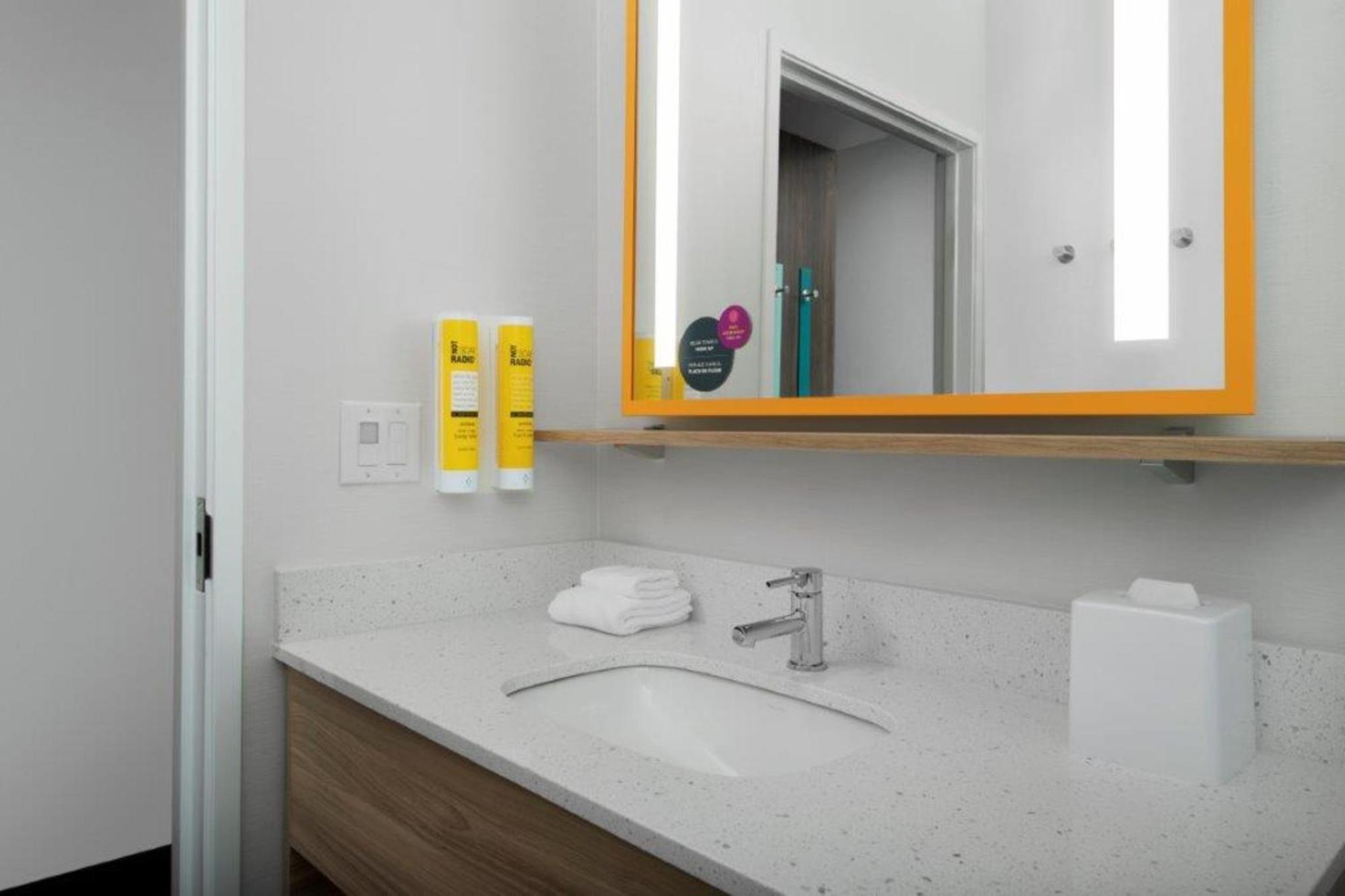 Tru By Hilton San Antonio North Hotel Екстериор снимка